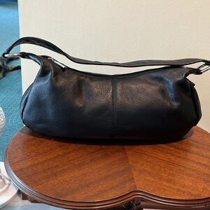 Clarks  Hobo bag  shoulder bag  pebbled leather Black  brushed silvertone HW GUC